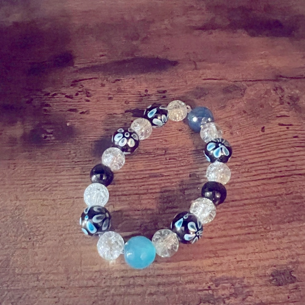 One of a Kind: Never Worn 
Glass Beaded Bracelet 
Created by CHELSEA’